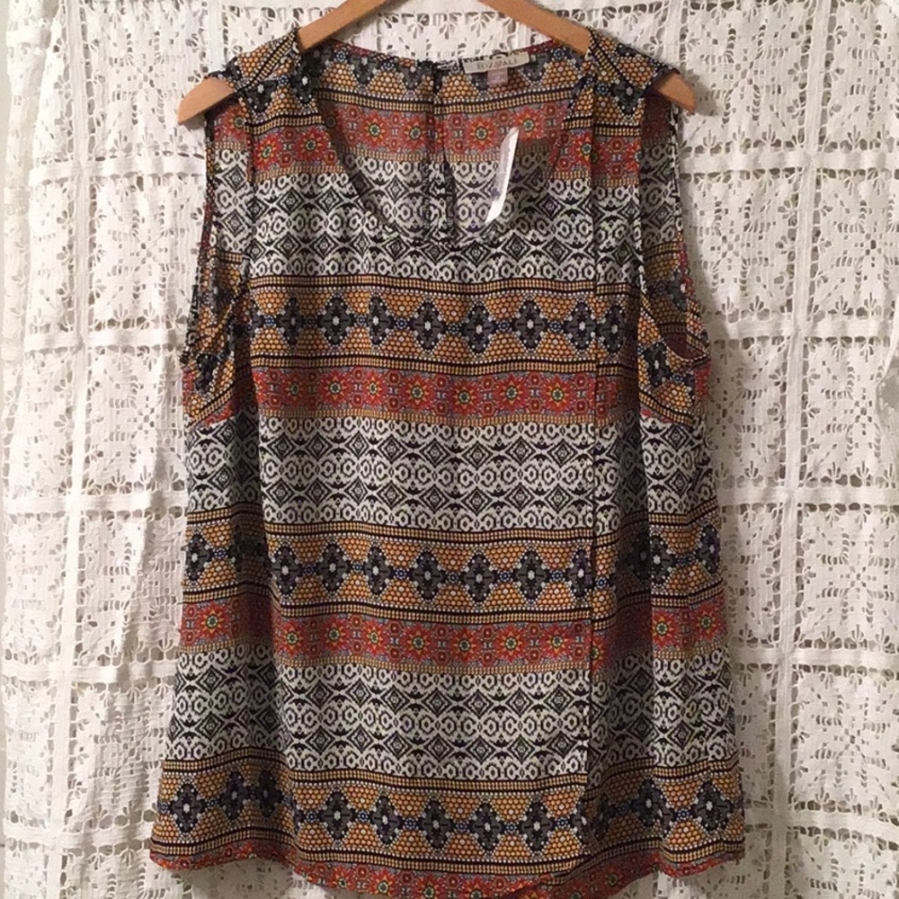 Women sleeveless shirt